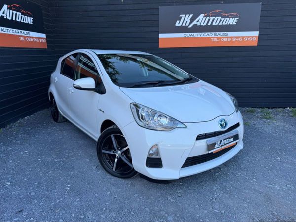 Toyota Aqua Hatchback, Petrol Hybrid, 2013, White