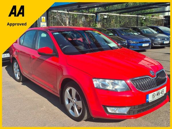 Skoda Octavia Saloon, Petrol, 2015, Red