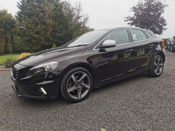 Volvo V40 Hatchback, Diesel, 2016, Black