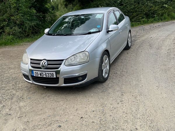 Volkswagen Jetta Saloon, Diesel, 2009, Silver