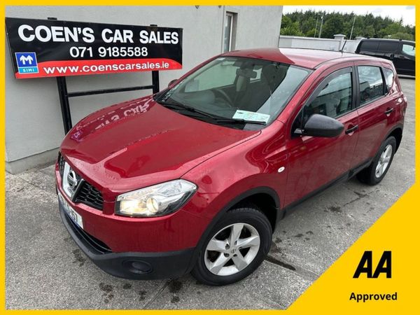 Nissan Qashqai SUV, Diesel, 2013, Red