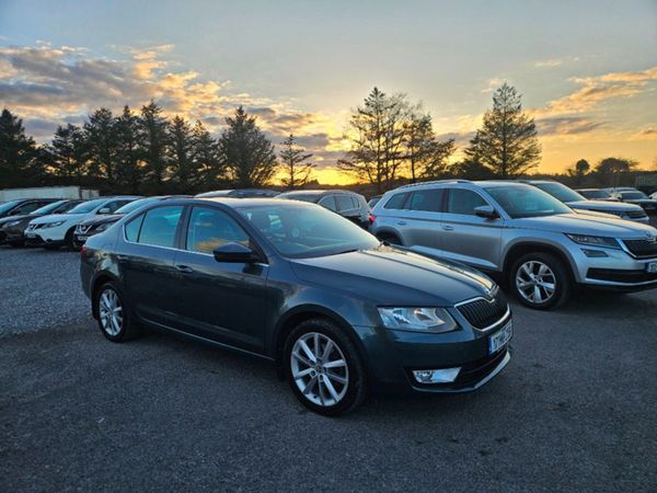 Skoda Octavia Saloon, Petrol, 2017, Grey