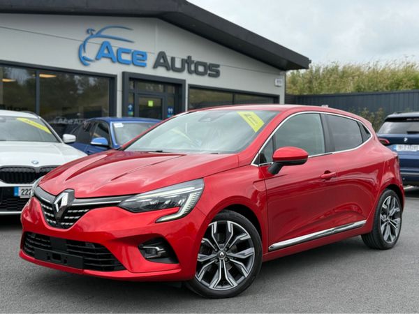 Renault Clio Hatchback, Petrol, 2021, Red