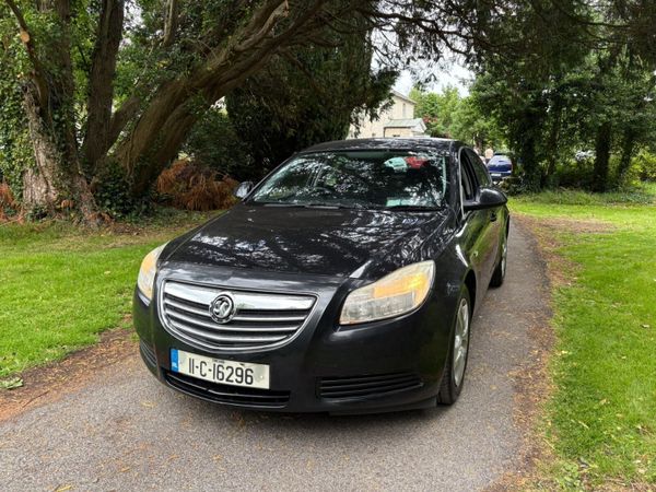 Vauxhall Insignia Hatchback, Diesel, 2011, Black