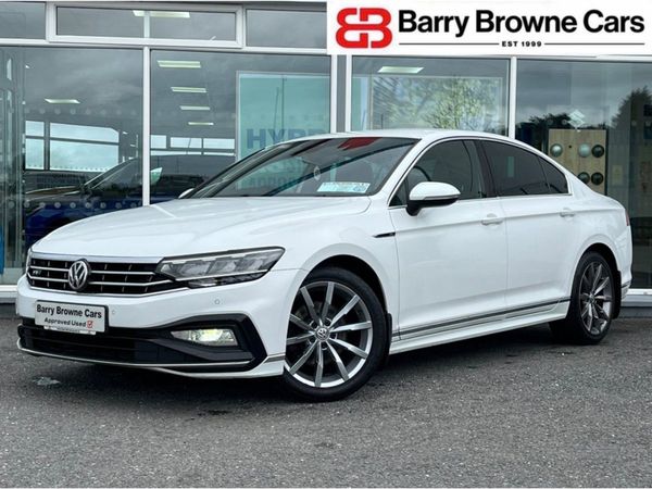 Volkswagen Passat Saloon, Diesel, 2020, White