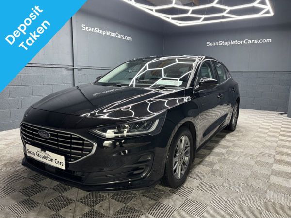 Ford Focus Hatchback, Petrol, 2022, Black