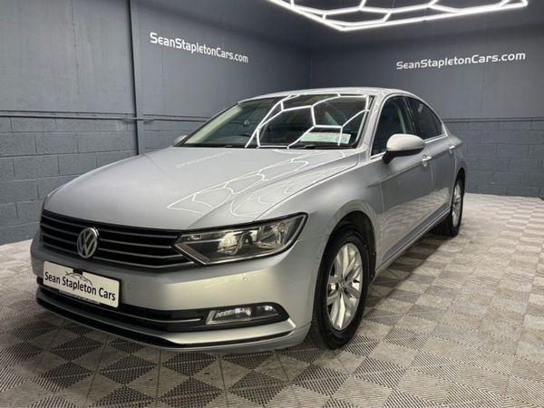 Volkswagen Passat Saloon, Diesel, 2016, Silver