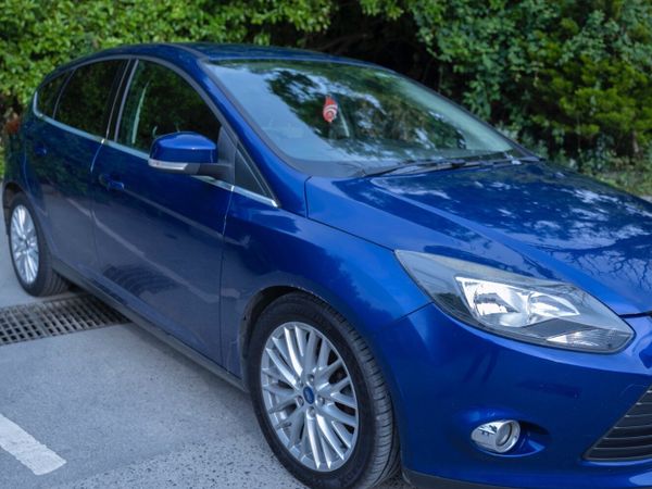 Ford Focus Hatchback, Petrol, 2014, Blue