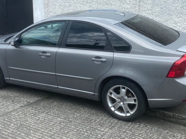 Volvo S40 Saloon, Diesel, 2008, Grey
