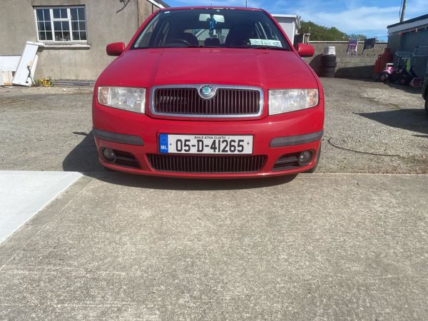 Skoda Fabia Hatchback, Petrol, 2005, Red