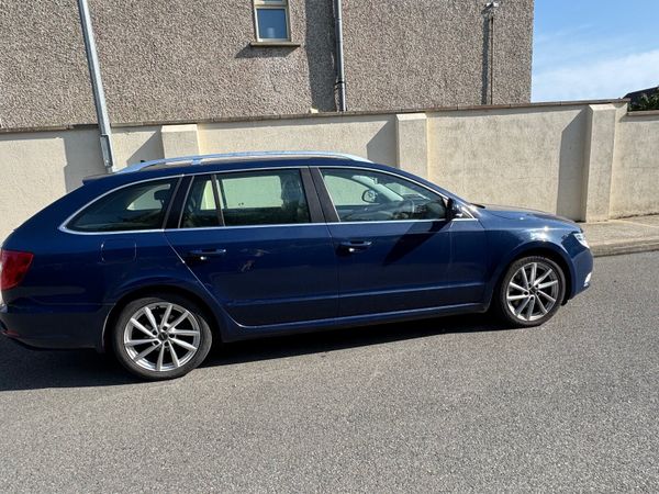 Skoda Superb Estate, Diesel, 2011, Blue