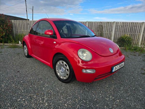 Volkswagen Beetle Hatchback, Petrol, 2001, Red
