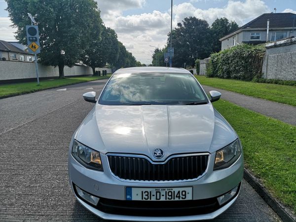 Skoda Octavia Saloon, Diesel, 2013, Silver