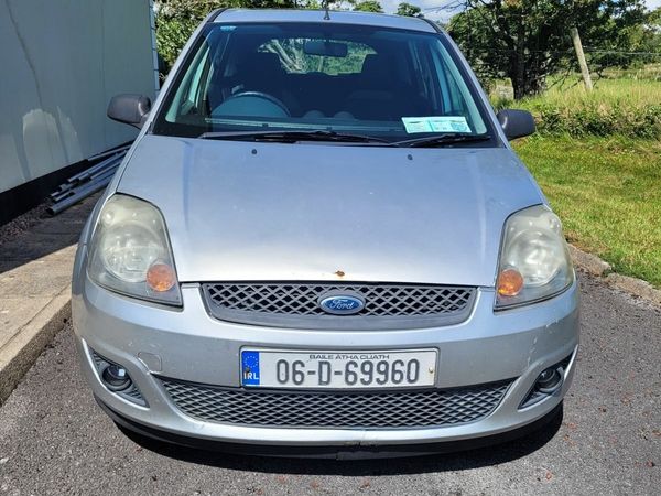 Ford Fiesta Hatchback, Petrol, 2006, Silver
