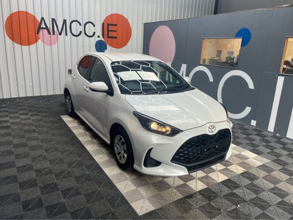 Toyota Yaris Hatchback, Petrol, 2024, White