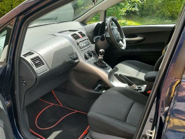 Toyota Auris Hatchback, Diesel, 2011, Blue