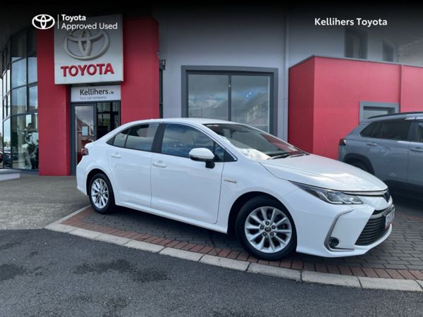Toyota Corolla Saloon, Petrol Hybrid, 2022, White