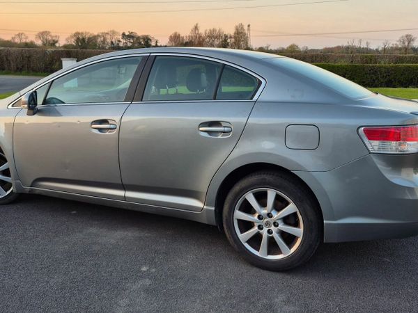 Toyota Avensis Saloon, Diesel, 2011, Grey