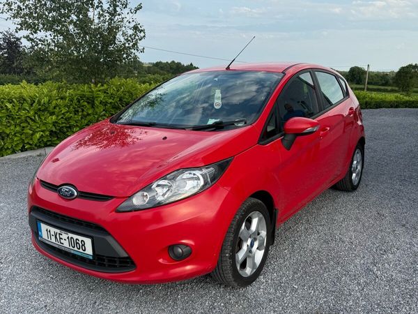 Ford Fiesta Hatchback, Petrol, 2011, Red
