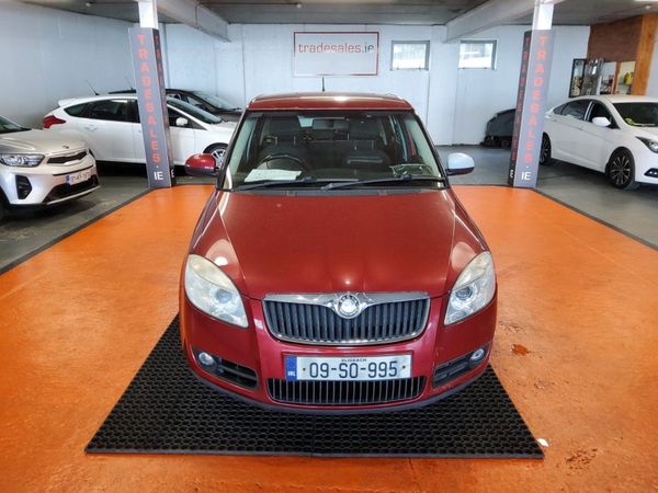 Skoda Fabia Hatchback, Petrol, 2009, Red