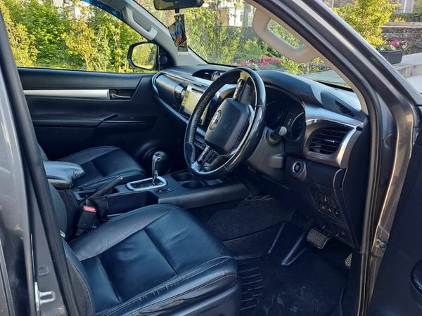 Toyota Hilux Pick Up, Diesel, 2018, Grey