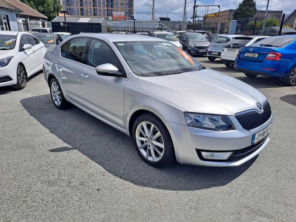 Skoda Octavia Saloon, Petrol, 2017, Grey