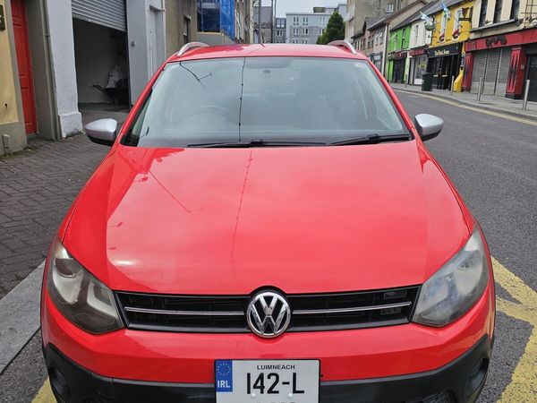 Volkswagen Polo Hatchback, Petrol, 2014, Red
