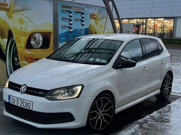 Volkswagen Polo Hatchback, Petrol, 2013, White