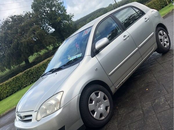 Toyota Corolla Hatchback, Petrol, 2005, Silver