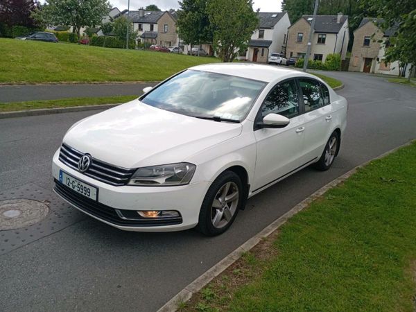 Volkswagen Passat Saloon, Diesel, 2012, White