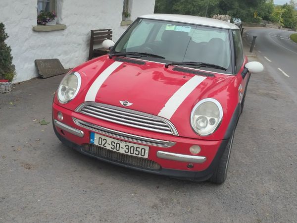 Mini Cooper Hatchback, Petrol, 2002, Red