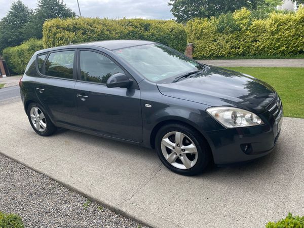 Kia Ceed Hatchback, Petrol, 2008, Grey