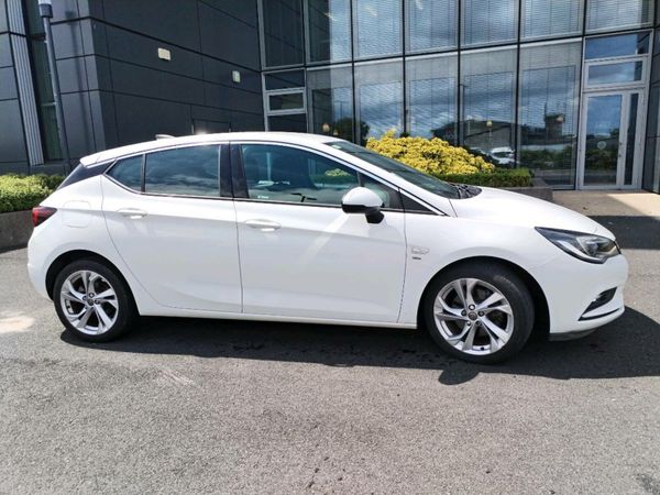 Opel Astra Hatchback, Diesel, 2016, White