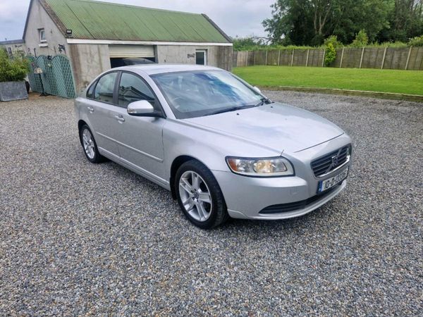 Volvo S40 Saloon, Diesel, 2010, Silver