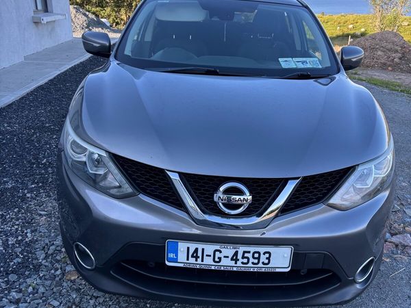 Nissan Qashqai Hatchback, Diesel, 2014, Grey