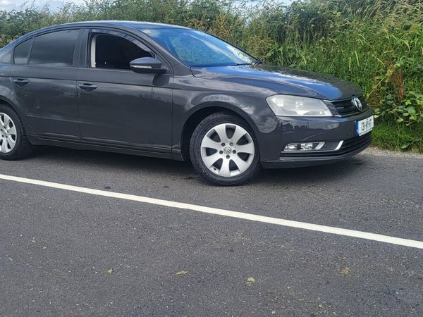 Volkswagen Passat Saloon, Diesel, 2013, Grey
