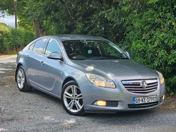 Vauxhall Insignia Hatchback, Diesel, 2009, Silver