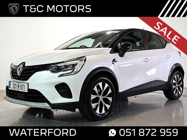 Renault Captur Hatchback, Petrol, 2022, White