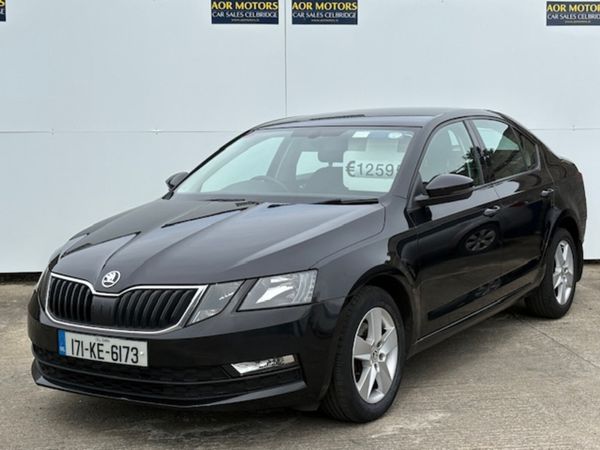 Skoda Octavia Hatchback, Petrol, 2017, Black