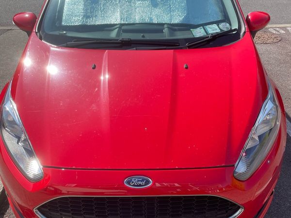 Ford Fiesta Hatchback, Petrol, 2016, Red