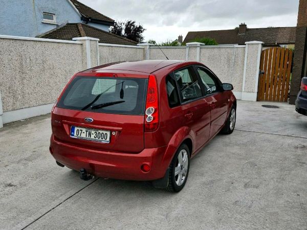 Ford Fiesta Hatchback, Petrol, 2007, Red