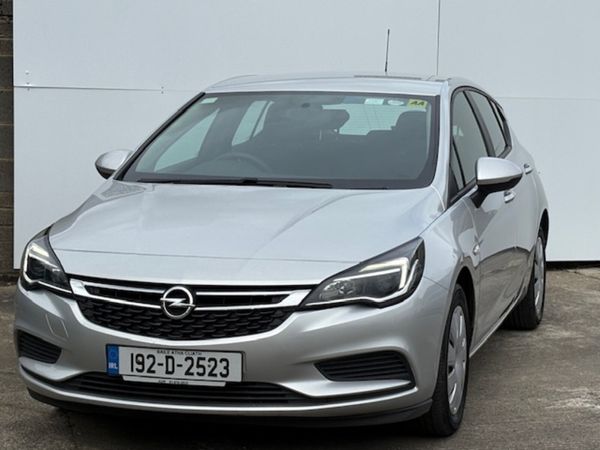 Opel Astra Hatchback, Petrol, 2019, Grey