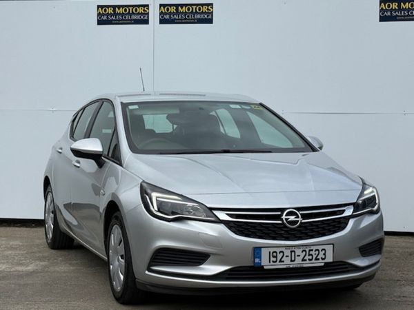 Opel Astra Hatchback, Petrol, 2019, Grey