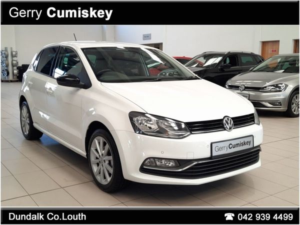 Volkswagen Polo Hatchback, Petrol, 2015, White