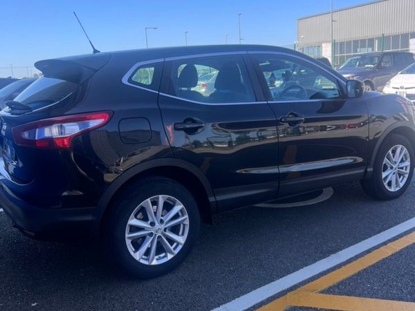 Nissan Qashqai Hatchback, Petrol, 2016, Black