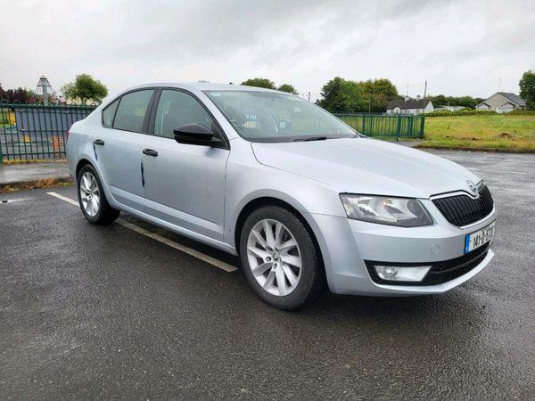 Skoda Octavia Saloon, Diesel, 2014, Silver