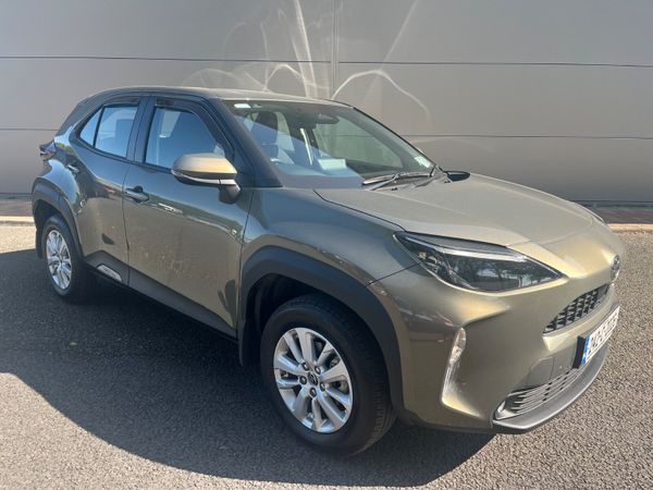 Toyota Yaris Cross Hatchback, Petrol Hybrid, 2024, Green