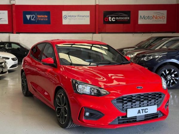 Ford Focus Hatchback, Diesel, 2019, Red