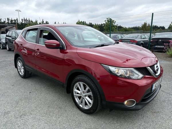Nissan Qashqai Hatchback, Diesel, 2014, Red