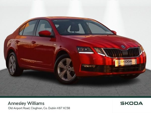 Skoda Octavia Hatchback, Petrol, 2019, Red